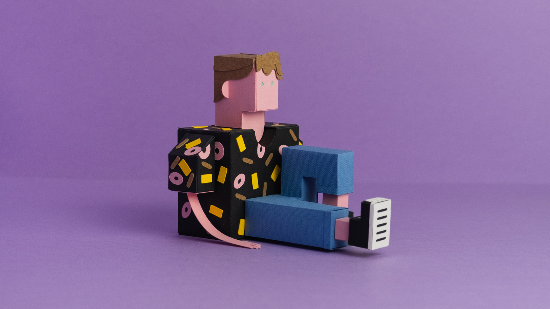 Customized Paper toy sitting. Papercraft. Papercraft porto. Portugal arts and crafts. Original illustration Tridimentional. Character Design. Design de personagens.